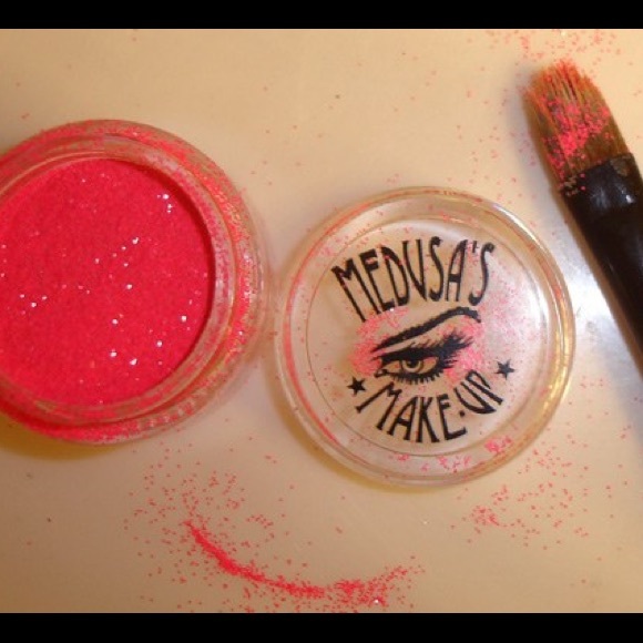 🌟💙NEON RED Medusa Makeup Glitter Pot NWT - Picture 5 of 8